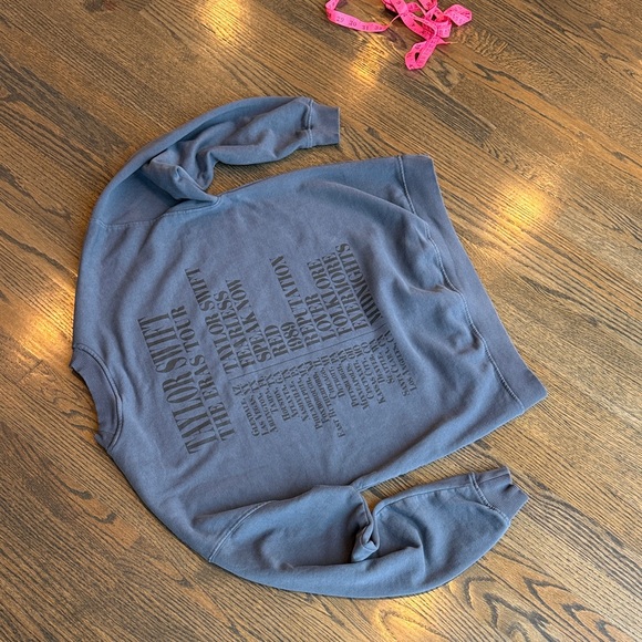 Taylor Swift Eras Tour Blue Crewneck Sweatshirt Official Merch Size XS NWOT - Picture 13 of 16